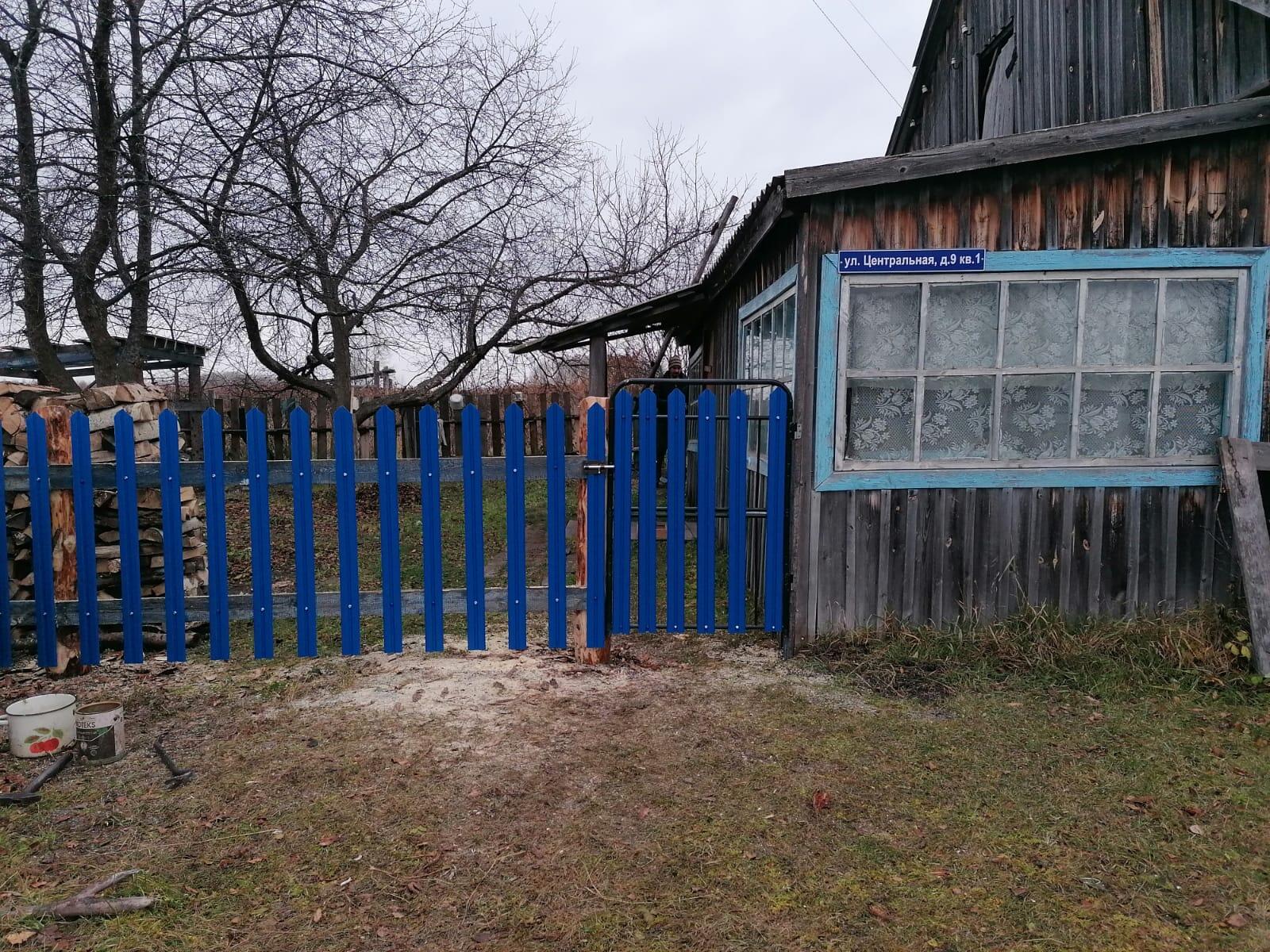 Ремонт изгороди возле ФАПа в д.Поддол.